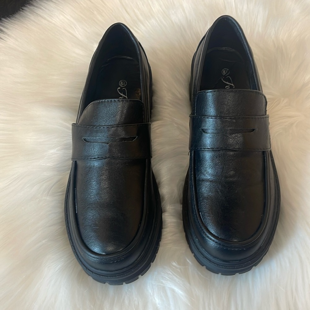 Women’s Loafer